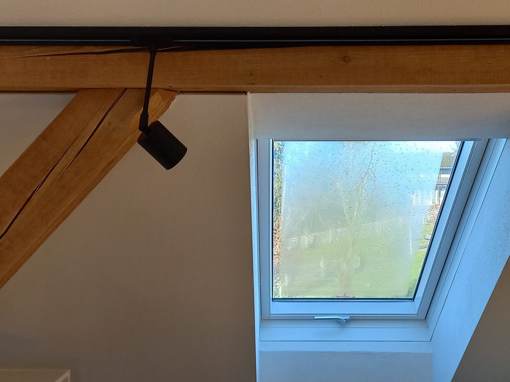 Dachfenster mit Lehmputz