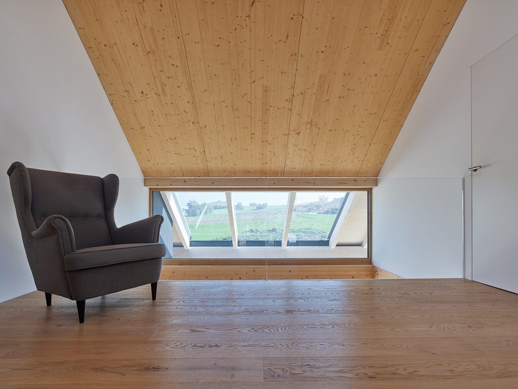 Galerie mit Ausblick und Lesesessel
